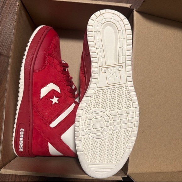 Converse Weapon Mid Red White A14832C Size  M 9.5 Brand New - Picture 3 of 6